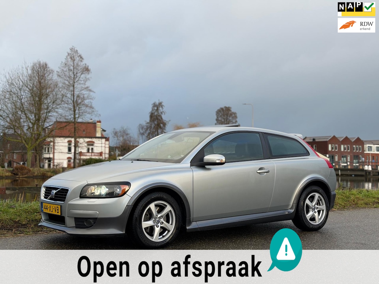 Volvo C30 - 2.4i Summum AUTOMAAT 1E EIG LEDER PDC XENON NAVI - AutoWereld.nl