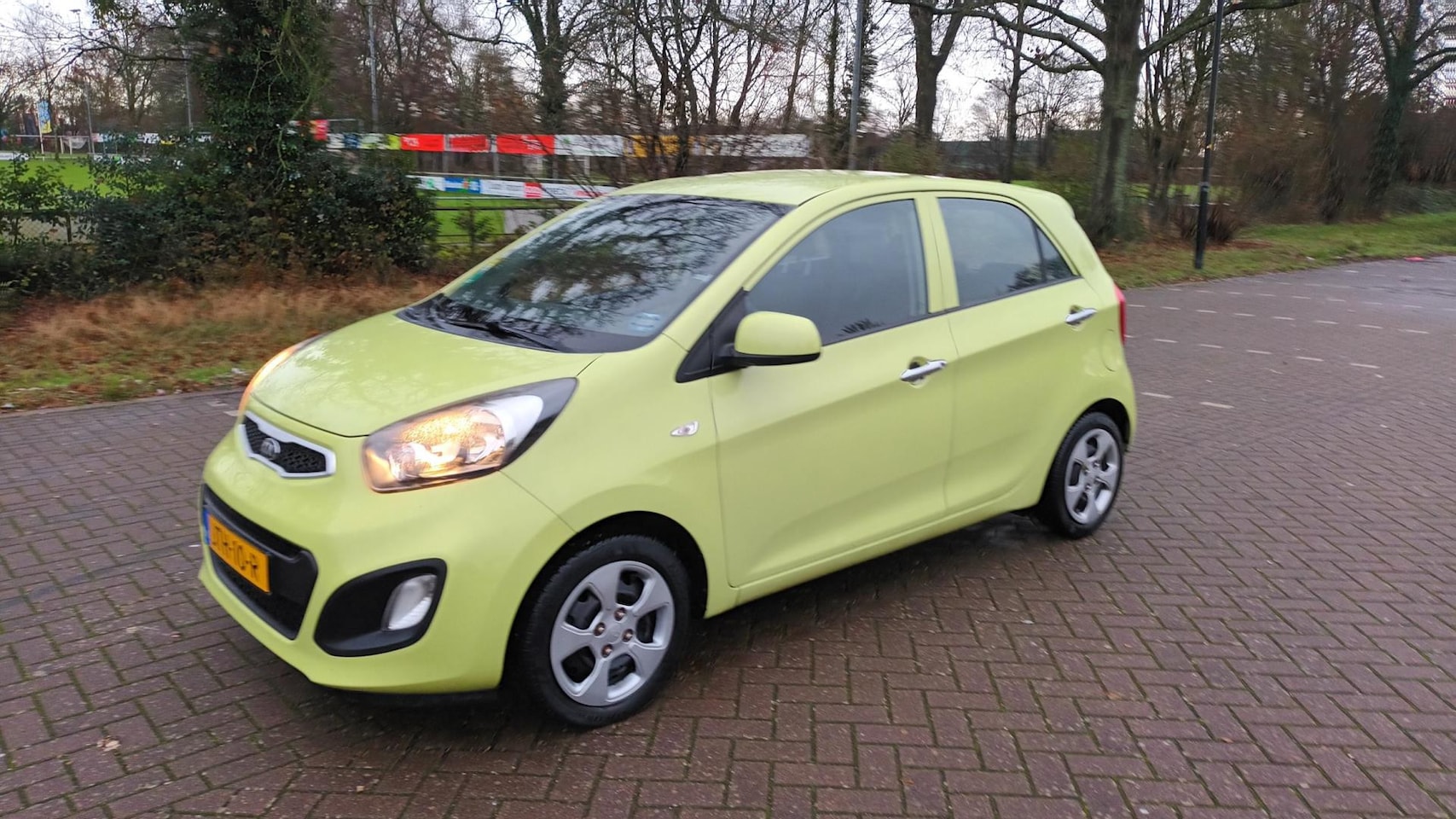 Kia Picanto - 1.0 CVVT Airco / Elec pakket - AutoWereld.nl