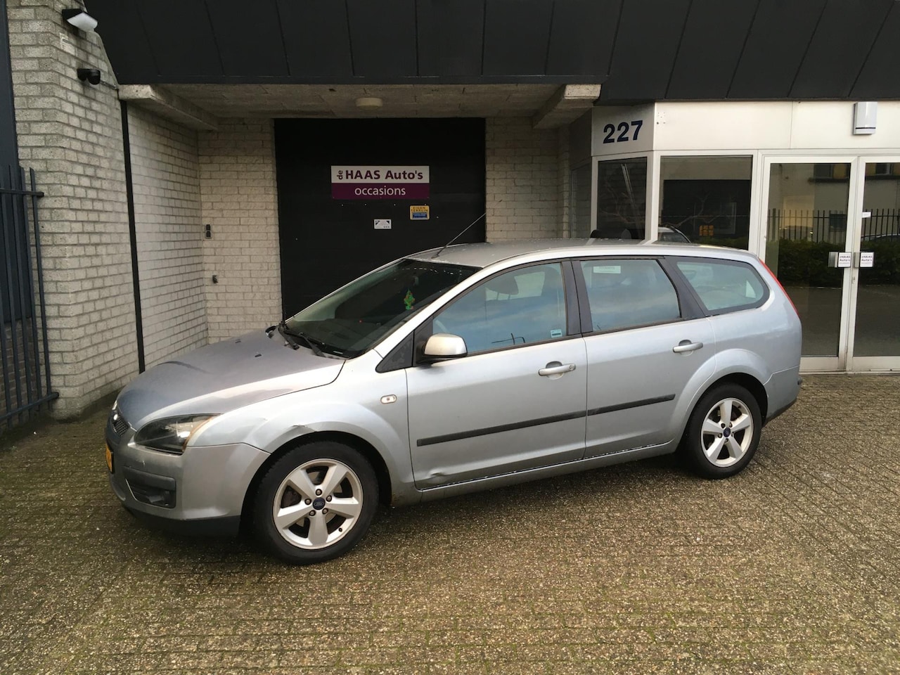 Ford Focus Wagon - 1.6-16V First Edition / AIRCO / TREKHAAK / APK APRIL 2026 / ALU VELGEN - AutoWereld.nl