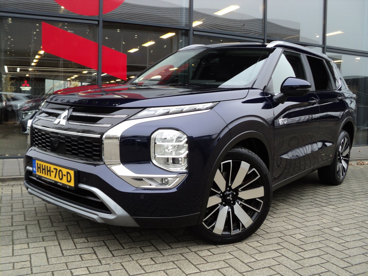 Mitsubishi Outlander - 2.4 PHEV First Edition 4WD 306 PK AUTOMAAT - AutoWereld.nl