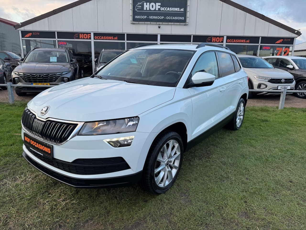 Skoda Karoq - 1.0 TSI Ambition CRUISE CONTROLE / LMV - AutoWereld.nl