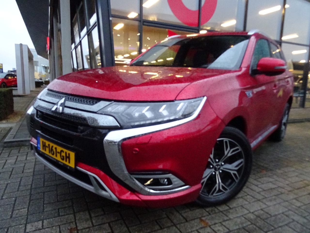 Mitsubishi Outlander - 2.4 PHEV Instyle 240 PK / 1E EIGENAAR / DEALER ONDERHOUDEN - AutoWereld.nl