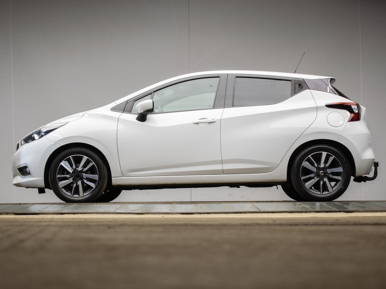 Nissan Micra - 0.9 IG-T N-Connecta Sport (APPLE CARPLAY,NAVI,LED,SPORTSTOELEN,CAMERA,CRUISE,LM VELGEN,NET - AutoWereld.nl