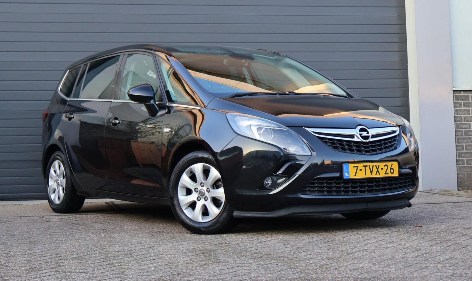 Opel Zafira Tourer - 1.4 Business+ 7p. Pano/Navi/Cruise/Clima/Trekhaak - AutoWereld.nl
