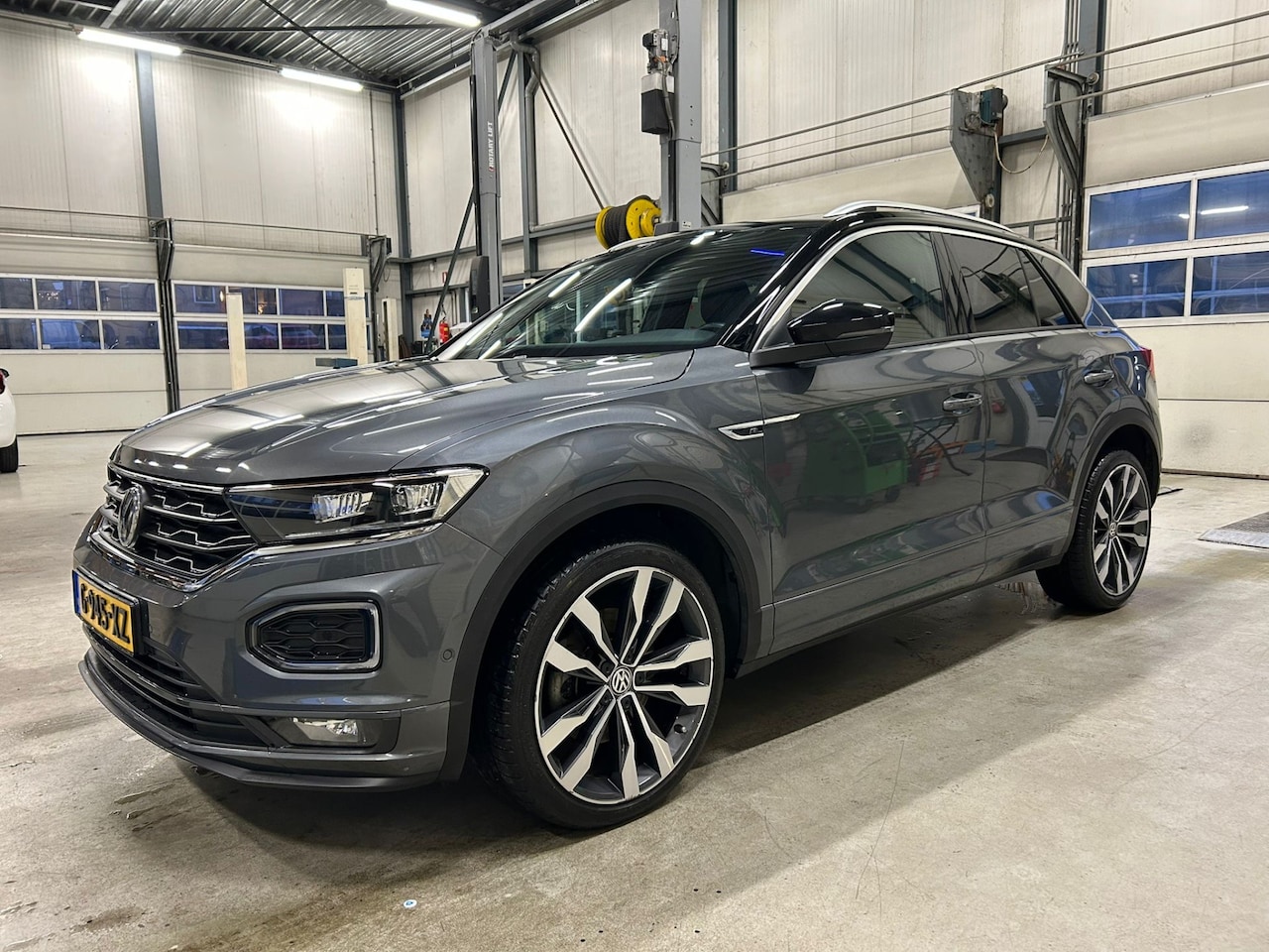 Volkswagen T-Roc - 1.5 TSI Sport R-Line,Panodak Orig. Ned.auto!!! - AutoWereld.nl