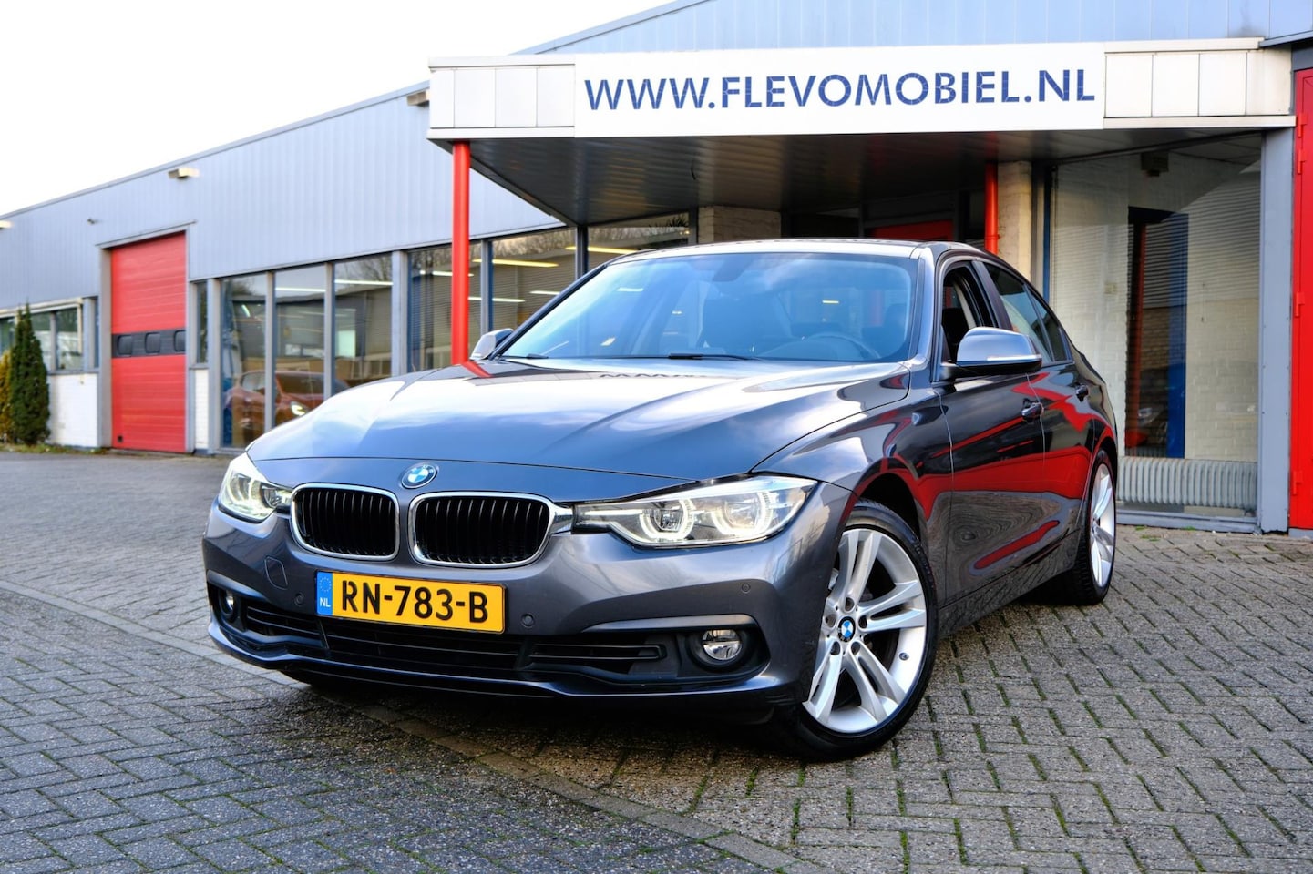 BMW 3-serie - 318i Corporate Lease Aut. Navi|Sportstoelen|HUD|Cam|LMV - AutoWereld.nl