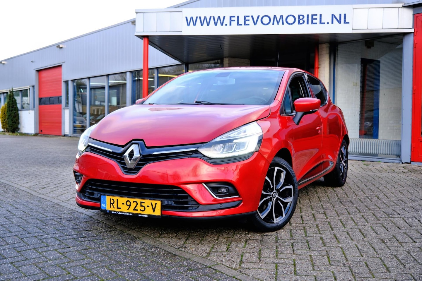 Renault Clio - 0.9 TCe Intens 5drs Navi|Cam|ParkAssist|Half Leder|LMV - AutoWereld.nl
