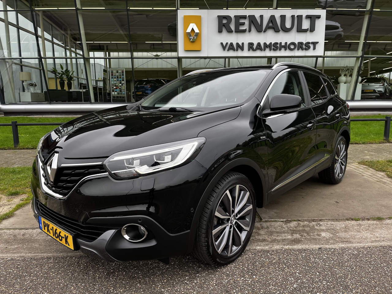 Renault Kadjar - 1.2 TCe Bose / 130 PK / Automaat / Trekhaak / Keyless / Lane assist / PDC 360'' / - AutoWereld.nl