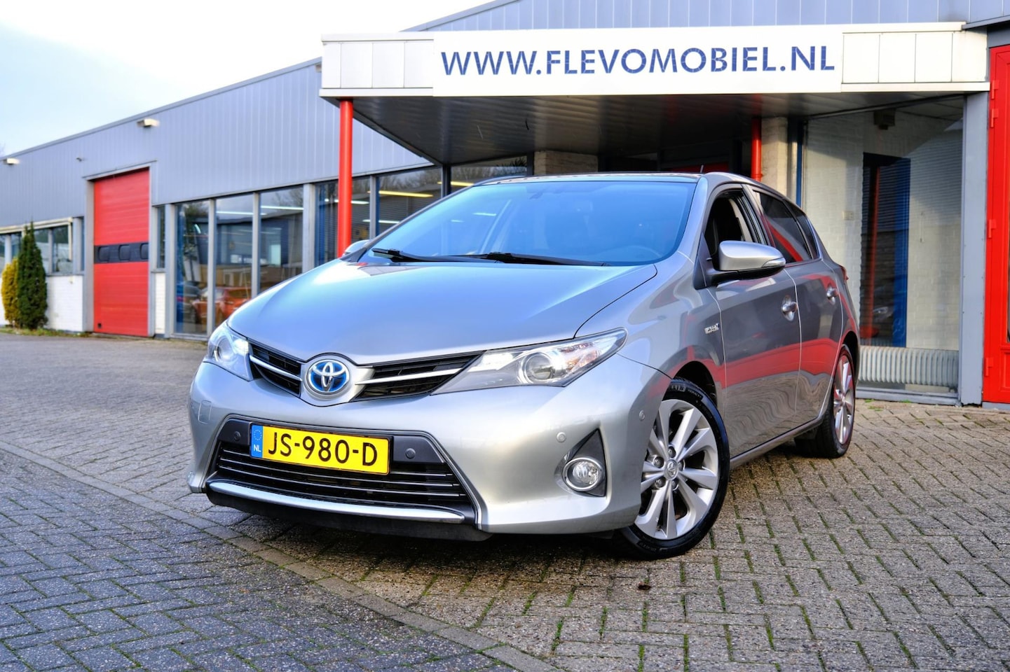 Toyota Auris - 1.8 Hybrid Executive Aut. Pano|Navi|Cam|LMV|Half Leder - AutoWereld.nl