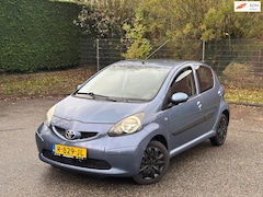 Toyota Aygo - 1.0-12V | APK tot 31-08-2026 | Airco | El. Ramen | Toerenteller | Half leder | 5-drs | Rij