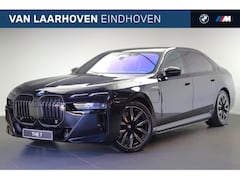 BMW 7-serie - M760e xDrive High Executive Automaat / Panoramadak Sky Lounge / Trekhaak / Massagefunctie