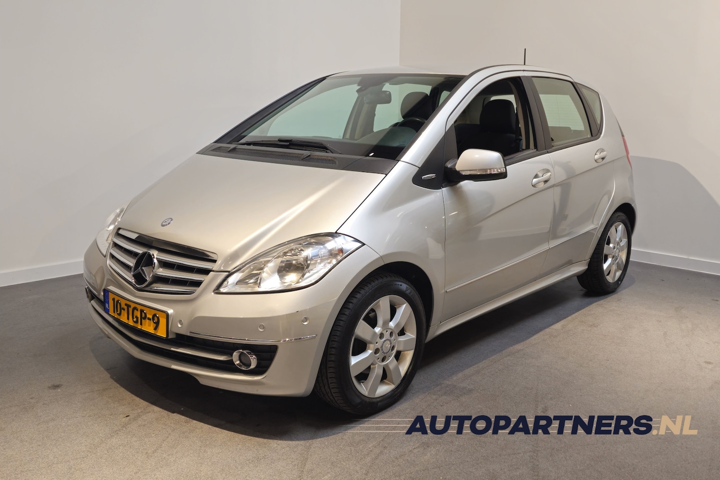 Mercedes-Benz A-klasse - 180 Business Class Avantgarde - Stoelverwarming - Cruise - Halfleder - Trekhaak - AutoWereld.nl