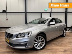 Volvo S60 - 1.6 T3 Momentum / AUTOMAAT / NAVI / CRUISE / CLIMA /