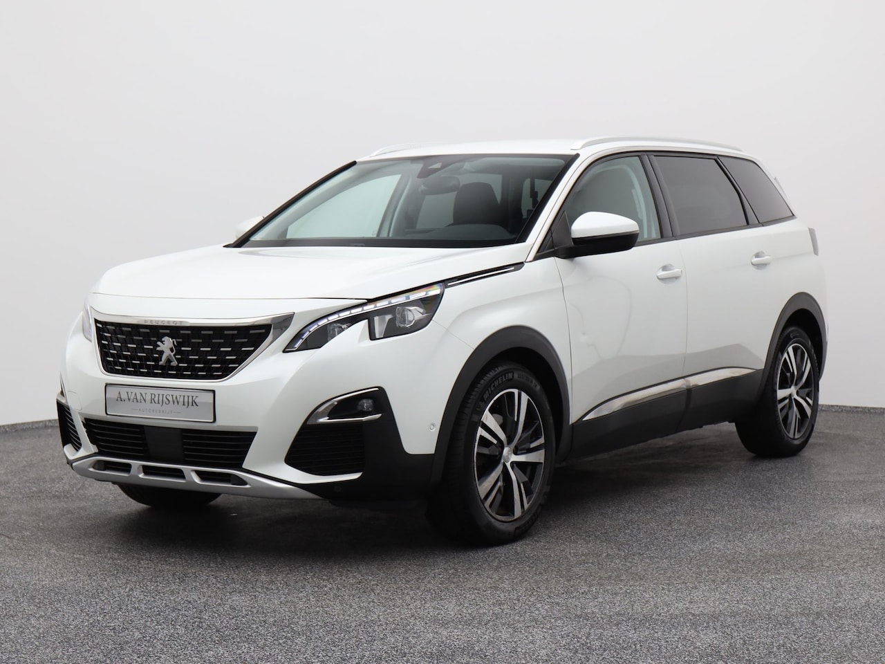 Peugeot 5008 - 1.2 PureTech 130 PK Automaat Allure 7-Pers. | CAMERA | ADAPTIVE | KEYLESS | STOELVERW. - AutoWereld.nl