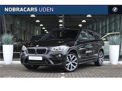 BMW X1 - xDrive25i High Executive Sport Line Automaat / Sportstoelen / Achteruitrijcamera / Head-Up