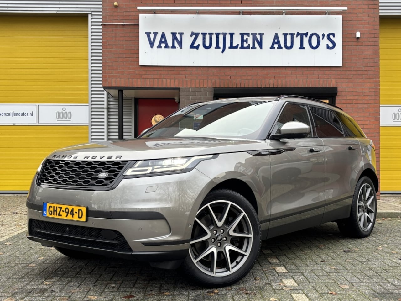 Land Rover Range Rover Velar - 2.0 P400e SE Black Pack Panorama 360° Meridian Memory 21" - AutoWereld.nl