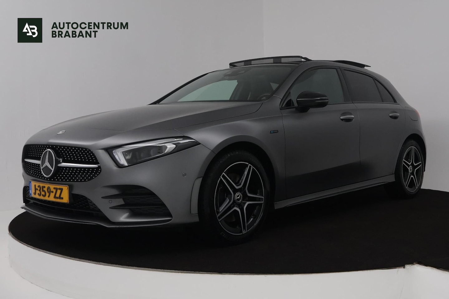 Mercedes-Benz A-klasse - 250 e Business Solution AMG Limited (SFEERVERLICHTING, PANORAMADAK, CAMERA, STOELVERWARMIN - AutoWereld.nl