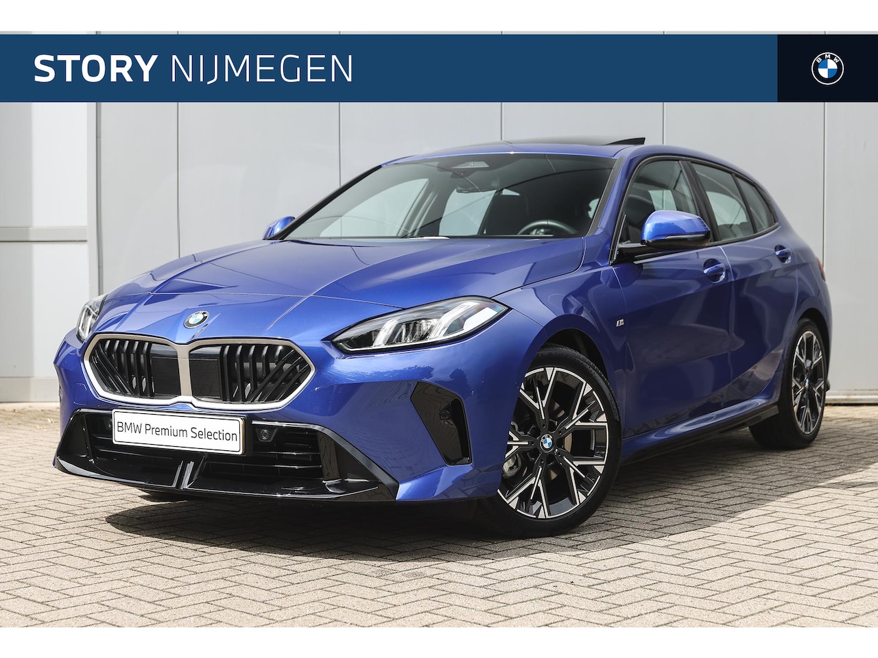 BMW 1-serie - 120 M Sport Automaat / Panoramadak / Sportstoelen / M Adaptief onderstel / Achteruitrijcam - AutoWereld.nl