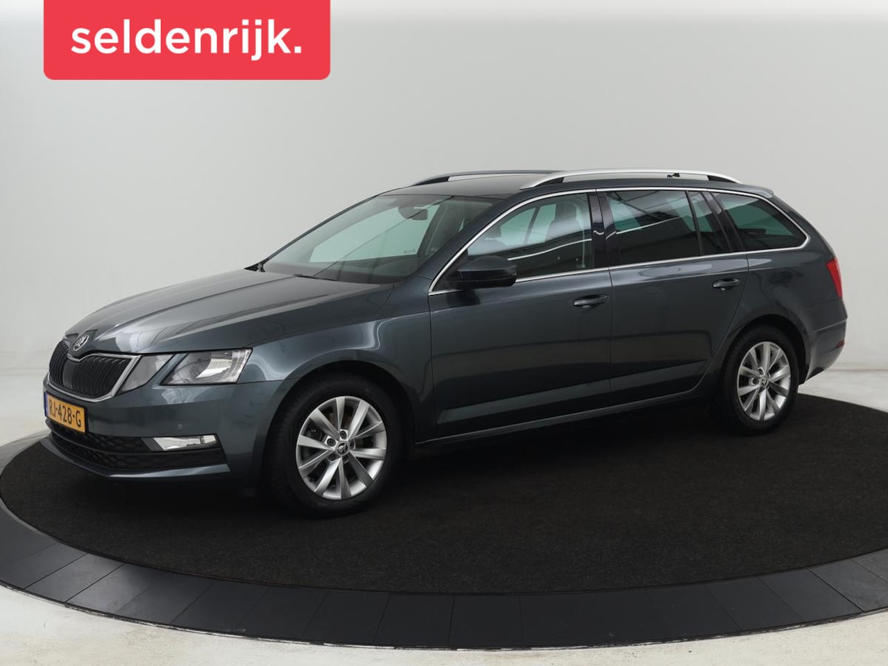 Skoda Octavia - 1.0 TSI Ambition | Stoelverwarming | Trekhaak | Half leder | Carplay | Navigatie | DAB | C - AutoWereld.nl