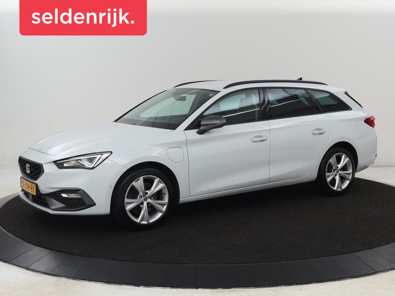 SEAT Leon - 1.4 TSI e-Hybrid FR | Trekhaak | Stoelverwarming | Camera | Adaptive cruise | Carplay | Na - AutoWereld.nl