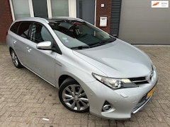 Toyota Auris Touring Sports - 1.8 Hybrid Lease Pro / Pano / Navi / PDC / Camera / Leder