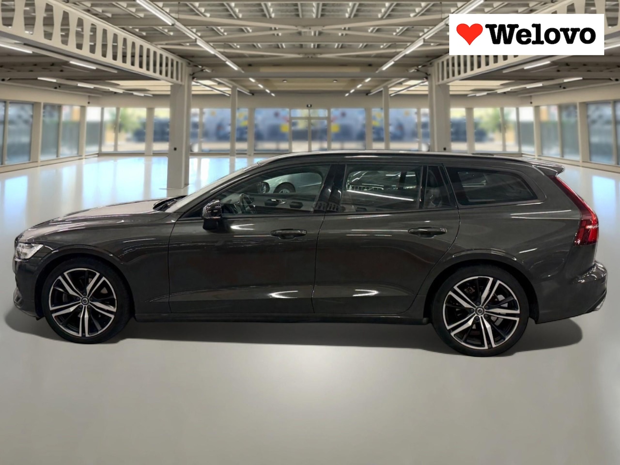 Volvo V60 - 2.0 B3 Momentum Advantage IntelliSafe Assist/leer/trekhaak/garantie - AutoWereld.nl