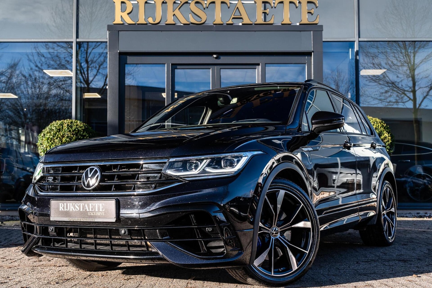 Volkswagen Tiguan - 2.0 TSI R75 Edition 4Motion|ACC|H&K|AKRA - AutoWereld.nl