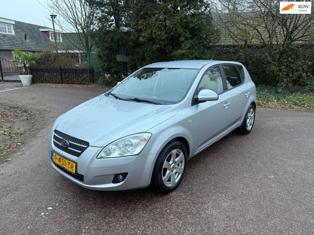 Kia Cee'd - 1.6 X-tra / Airco / Navi/ cruisecontrol / Apk / Lm / - AutoWereld.nl