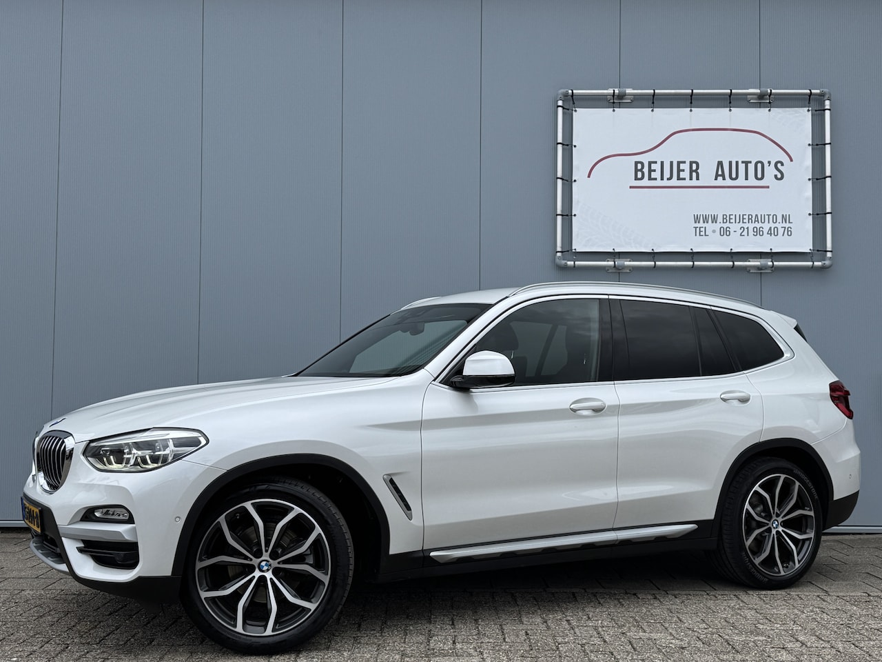 BMW X3 - xDrive20i High Executive Automaat Navigatie/Camera/20inch. - AutoWereld.nl