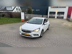 Opel Astra - 1.6 CDTI Business+ Schuifdak Wit 2015