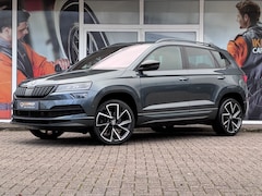 Skoda Karoq - 1.5 TSI 150pk DSG Sportline Pano/19"/Trekhaak