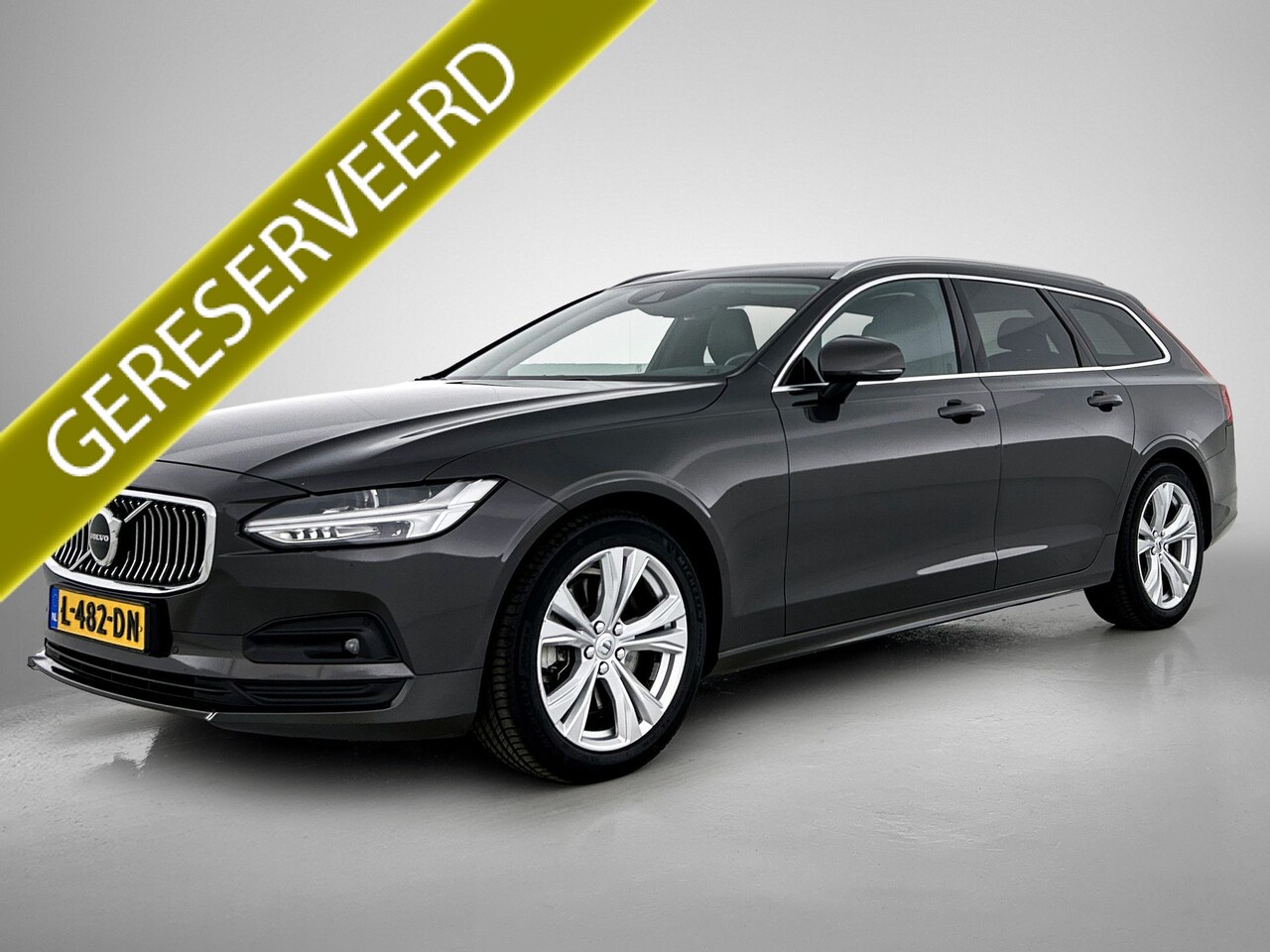 Volvo V90 - 2.0 B4 198PK Mild Hybrid Business pro automaat / Airco-ecc / Navi / Leder / Adap-cruise / - AutoWereld.nl