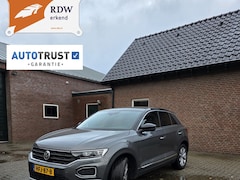 Volkswagen T-Roc - 2.0 TSI 4Motion Sport 191pk | Flippers | Carplay | Virtual cockpit | Stoelverwarming | 17''