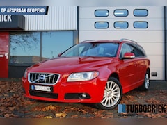 Volvo V70 - 1.6 T4 Summum | ECC | Leder | Trekhaak | Cruise | Xenon | Youngtimer