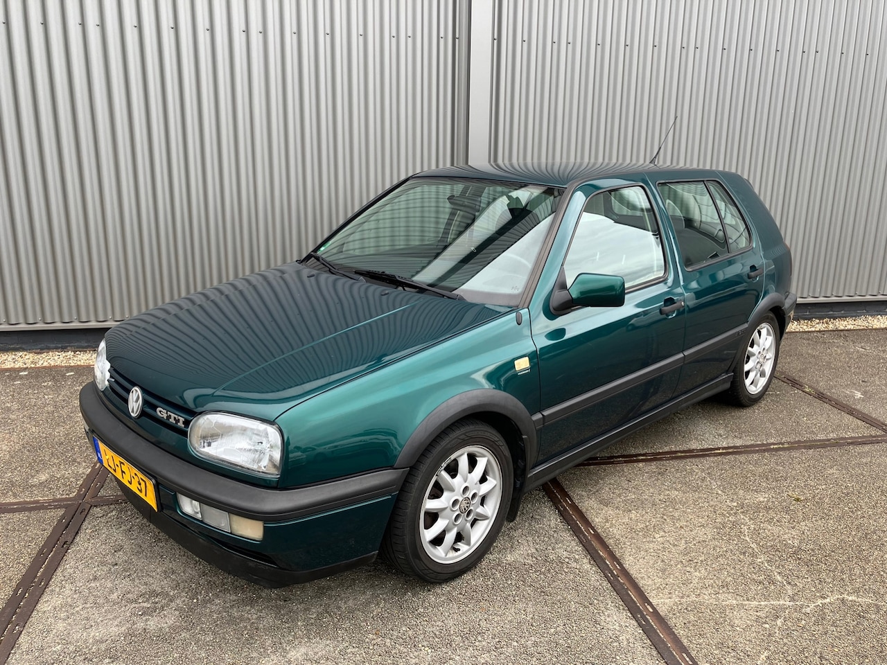 Volkswagen Golf - 2.0 GTI ORGINEEL NL GELEVERDE GOLF GTI !!! - AutoWereld.nl