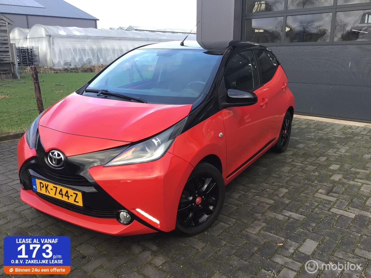 Toyota Aygo - 1.0 VVT-i x-play. BI-COLOUR / NL auto / 1e Eig. - AutoWereld.nl