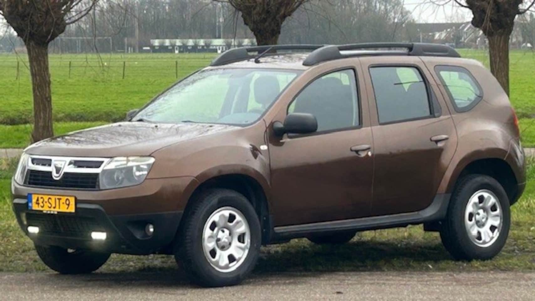 Dacia Duster - 1.6 Lauréate 4WD AIRCO, ELEC. RAMEN/SPIEGELS, CENTRALE DEURVERGRENDELING, DEELBARE ACHTERB - AutoWereld.nl