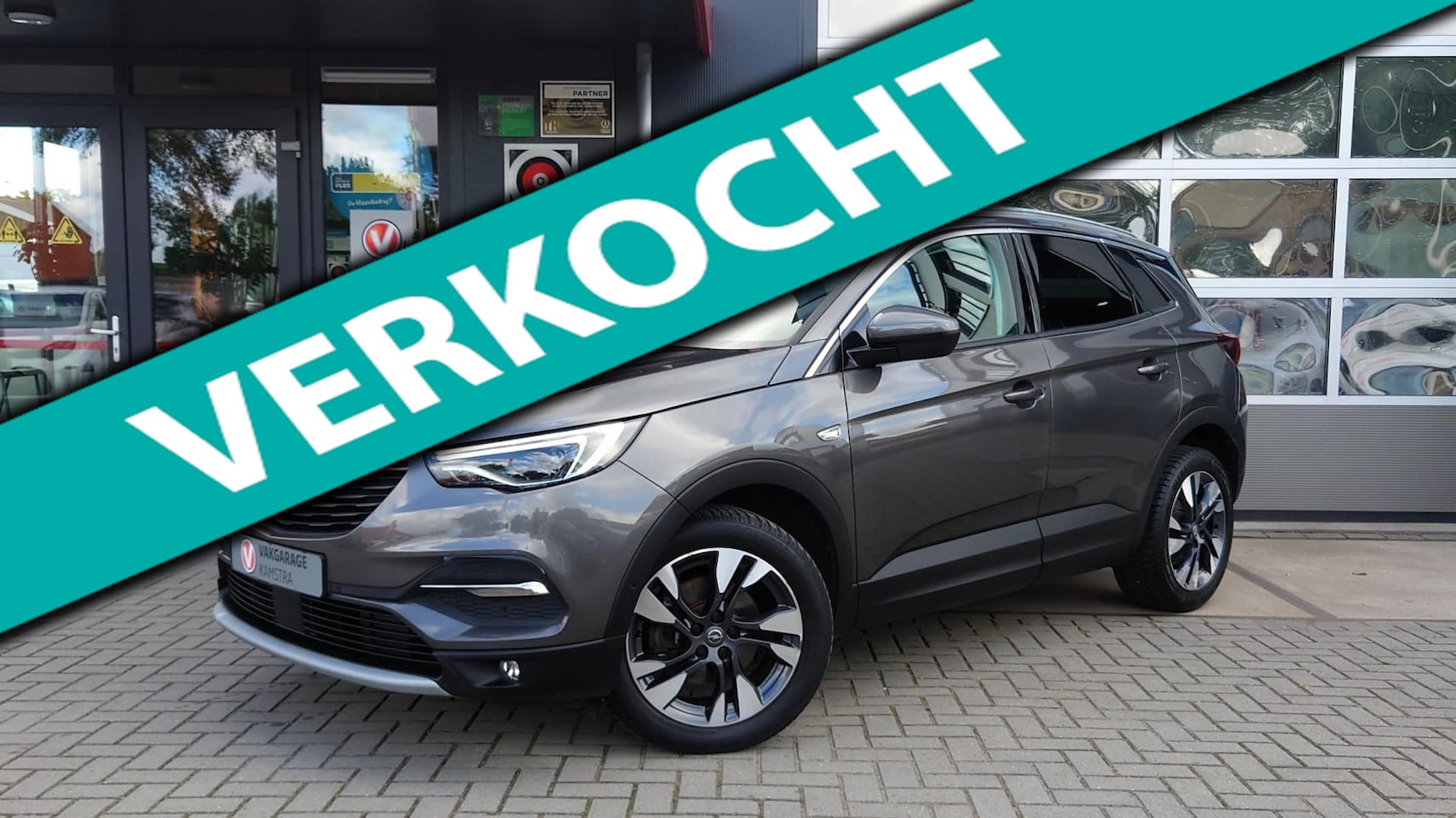 Opel Grandland X - 1.2 Turbo Business Executive NAP/Navi/DAB+ - AutoWereld.nl