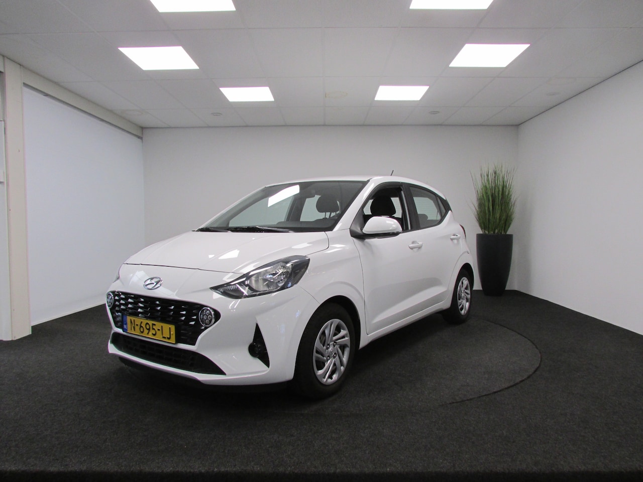 Hyundai i10 - 1.0 Comfort Smart I Navigatie I Apple Carplay I Achteruitrijcamera I NL-Auto I - AutoWereld.nl