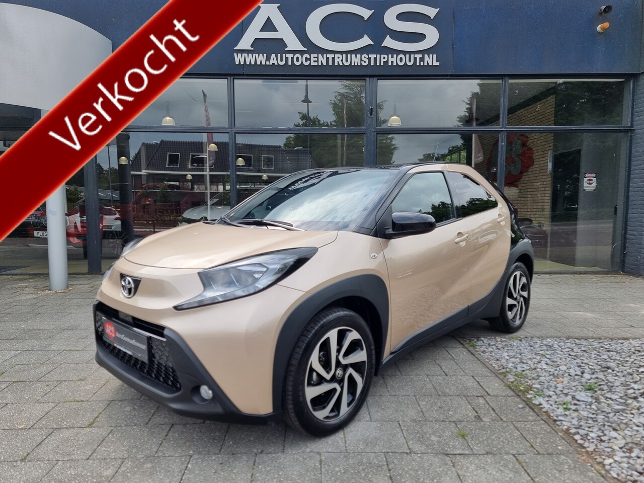 Toyota Aygo X - 1.0 VVT-i Bi-Tone | Ad. cruise | Park.Sensoren V-A | Camera | 8dkm | Nieuwstaat! - AutoWereld.nl