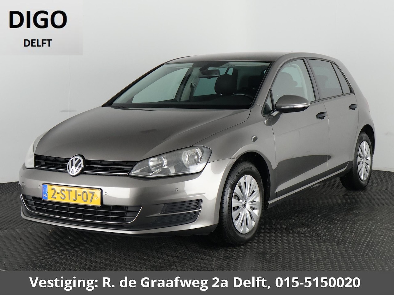 Volkswagen Golf - 1.2 TSI Trendline | Trekhaak | Parkeersensoren | Cruise Control | Navigatie - AutoWereld.nl