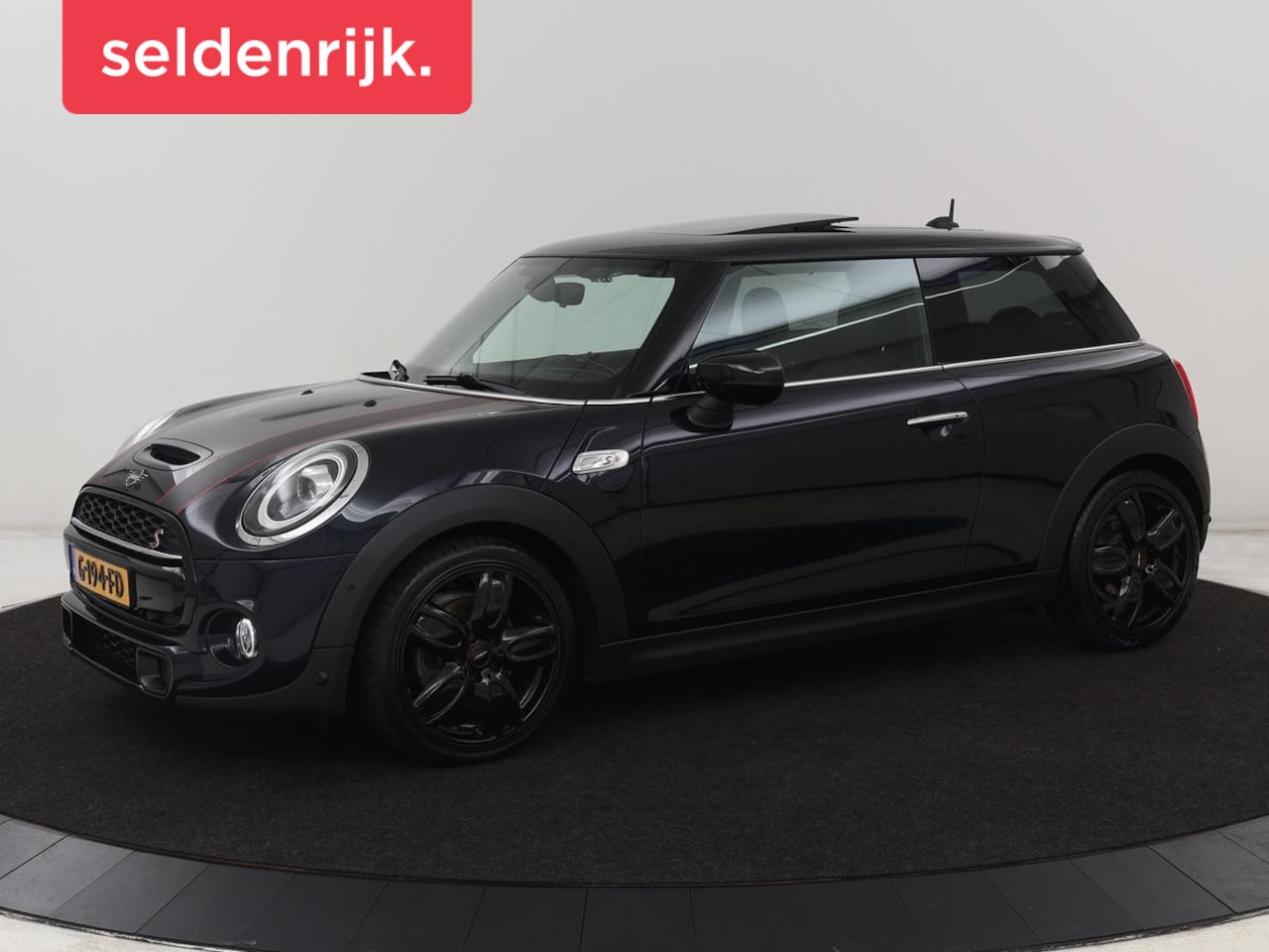 MINI Cooper S - 2.0 60 Years | Panoramadak | Stoelverwarming | Leder | Head-Up | Park Assist | Carplay | N - AutoWereld.nl