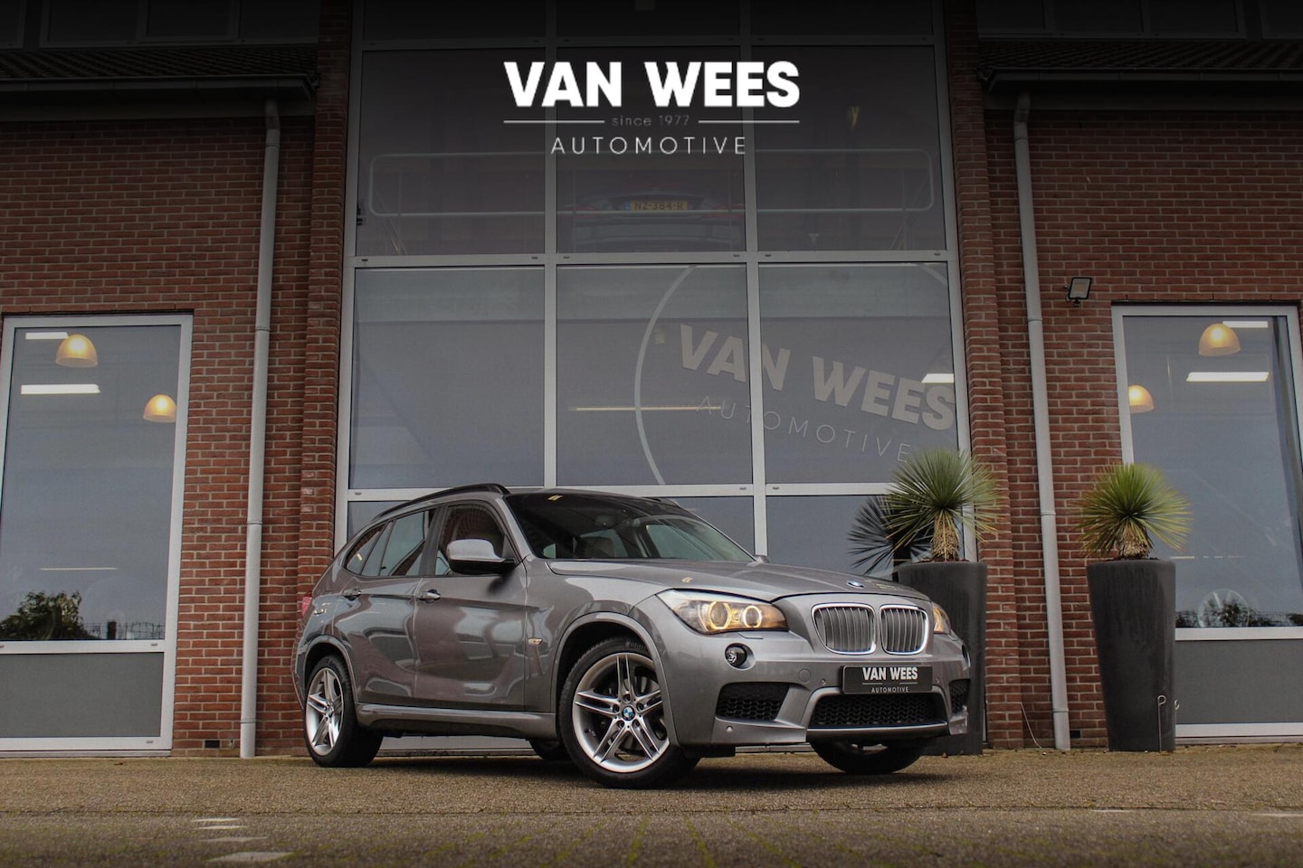 BMW X1 - sDrive18i Executive M-sport | M-pakket | Automaat | Stoelverwarming | Xenon | Cruise contr - AutoWereld.nl