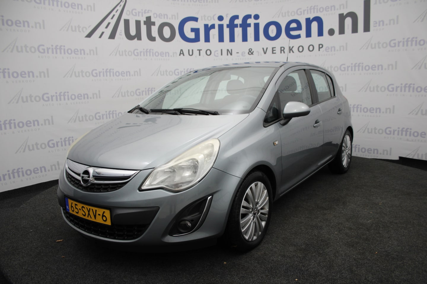 Opel Corsa - 1.4-16V Cosmo nette 5-deurs met airco - AutoWereld.nl