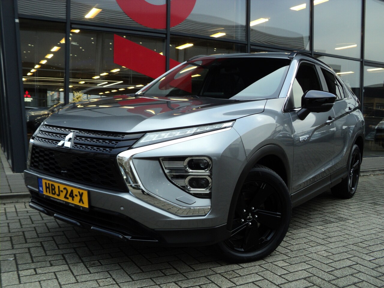 Mitsubishi Eclipse Cross - 2.4 PHEV Black Edition | 4WD | AUTOMAAT | 188 PK | TREKHAAK | 1.500 KG TREKGEWICHT | - AutoWereld.nl