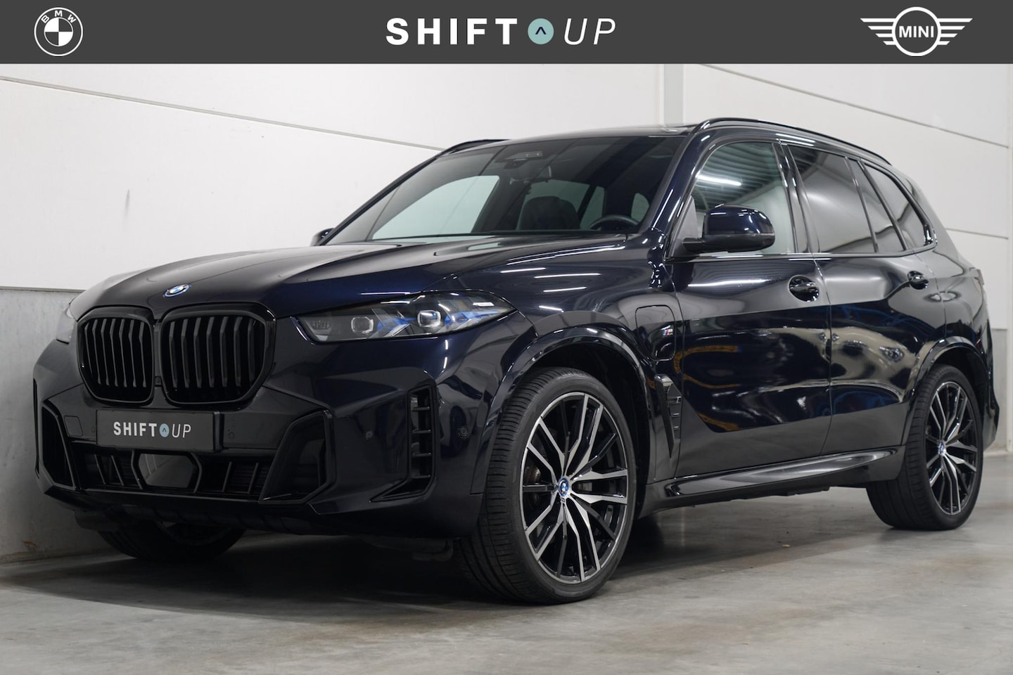 BMW X5 - xDrive50e M-Sport | Skylounge | CoPilot | Harman Kardon | Stuurverwarming - AutoWereld.nl