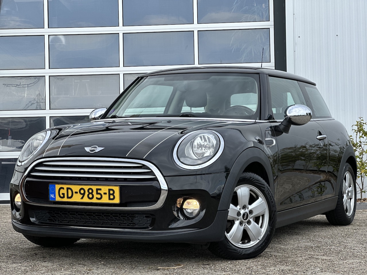 MINI Cooper - Mini 1.5 Business 136PK | Airco | Bluetooth | Cruise Control | Elektrische ramen voor | Na - AutoWereld.nl
