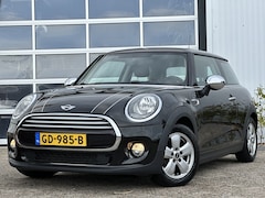 MINI Cooper - 1.5 Business 136PK | Airco | Bluetooth | Cruise Control | Elektrische ramen voor | Navigat