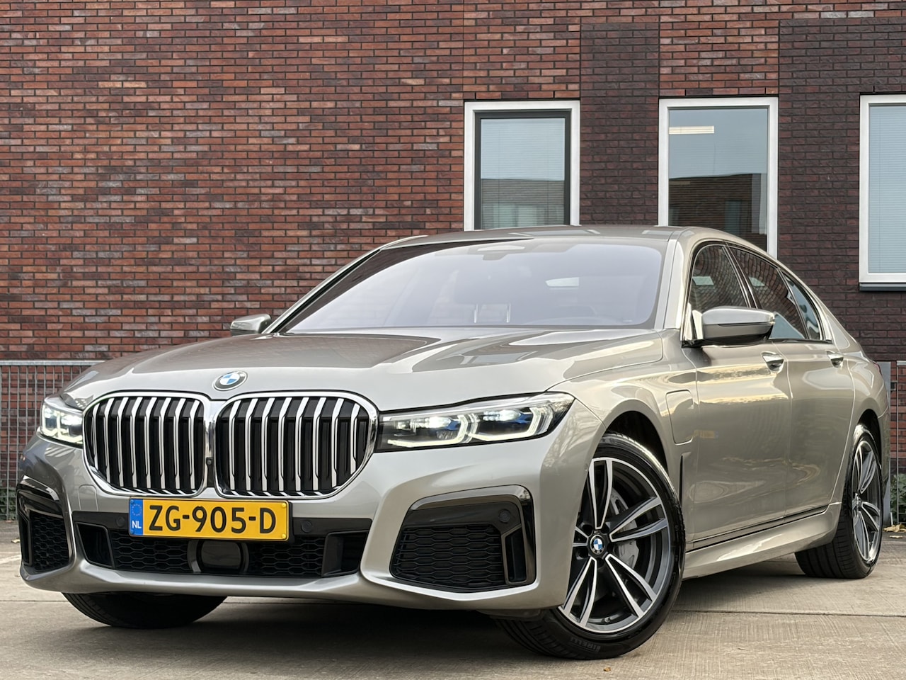 BMW 7-serie - 745e High Executive 396pk | M Sportpakket | Cruise control adaptief met stop&go en stuurhu - AutoWereld.nl