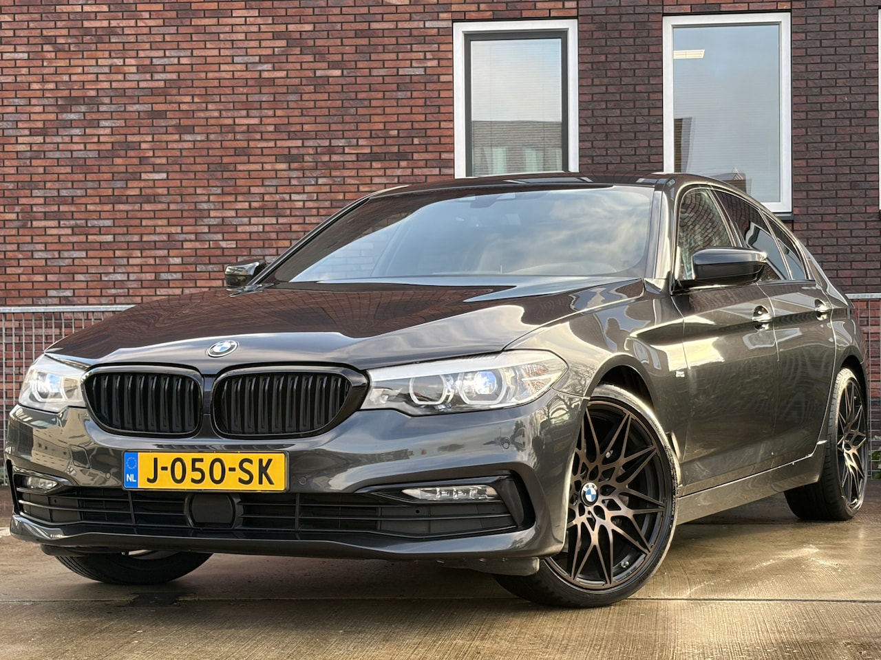 BMW 5-serie - 530d High Executive 266pk | Apple Carplay/Android Auto | Cruise control adaptief met stop& - AutoWereld.nl